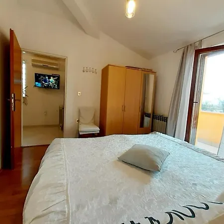 Apartment Villa Nedescina *
