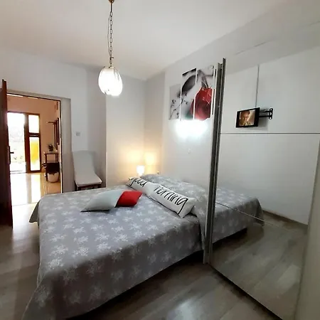Villa Nedescina Apartment *