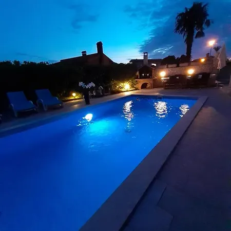 Villa Nedescina Nedescina