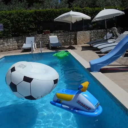 Apartment Villa Nedescina