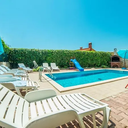 Villa Nedescina